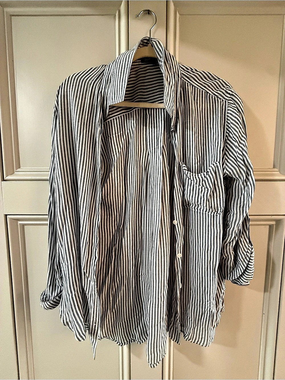 Velvet by Graham & Spencer Striped Button Down Top in White & Blue Size Small